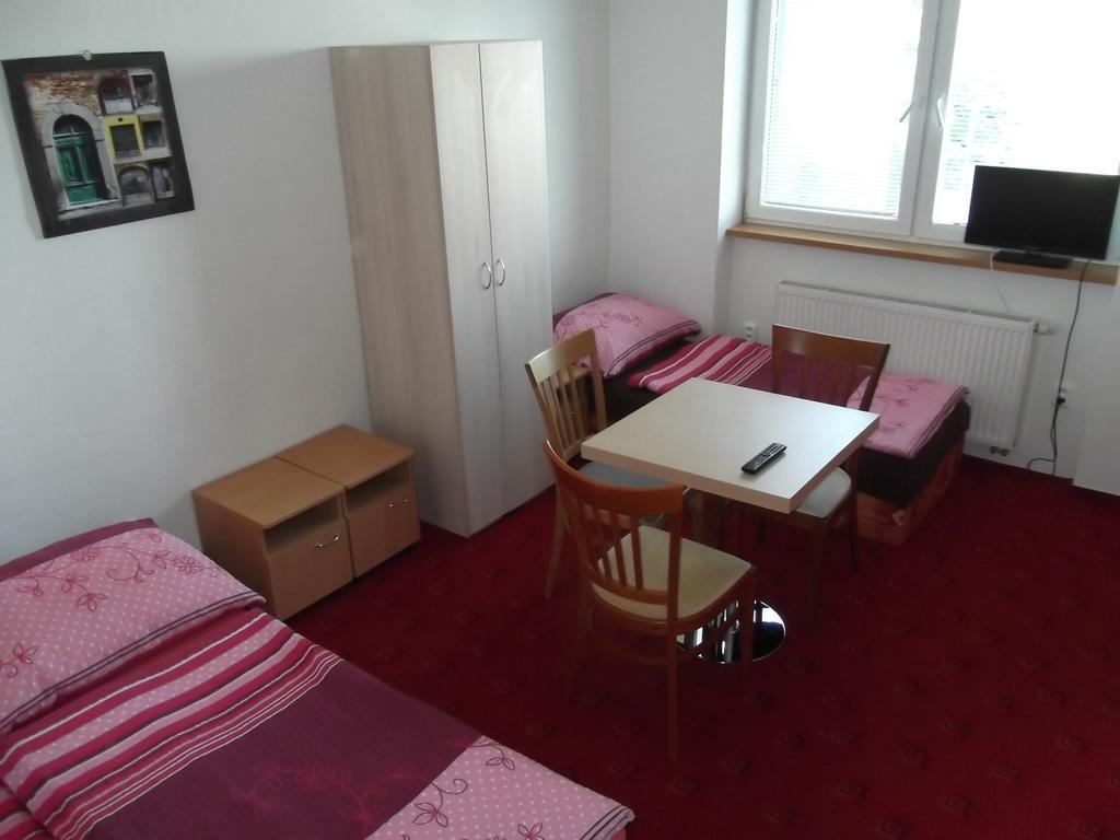 Penzion Apartmany Злін Номер фото