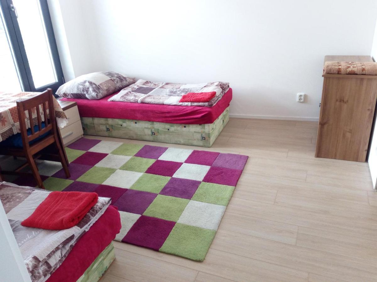 Penzion Apartmany Злін Екстер'єр фото