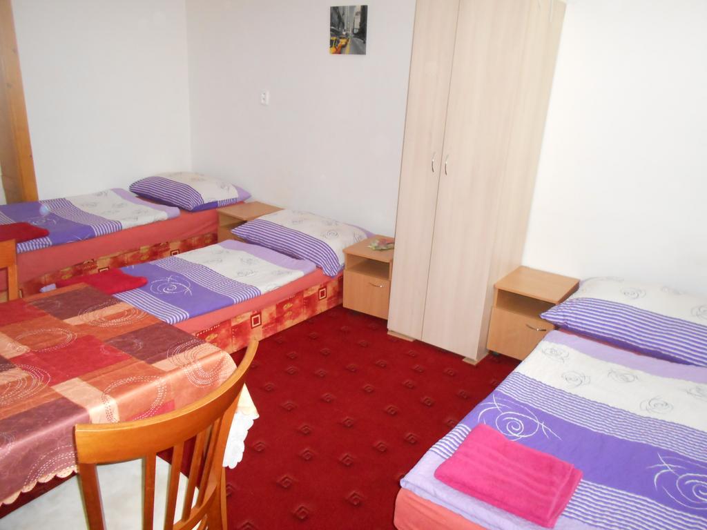 Penzion Apartmany Злін Екстер'єр фото