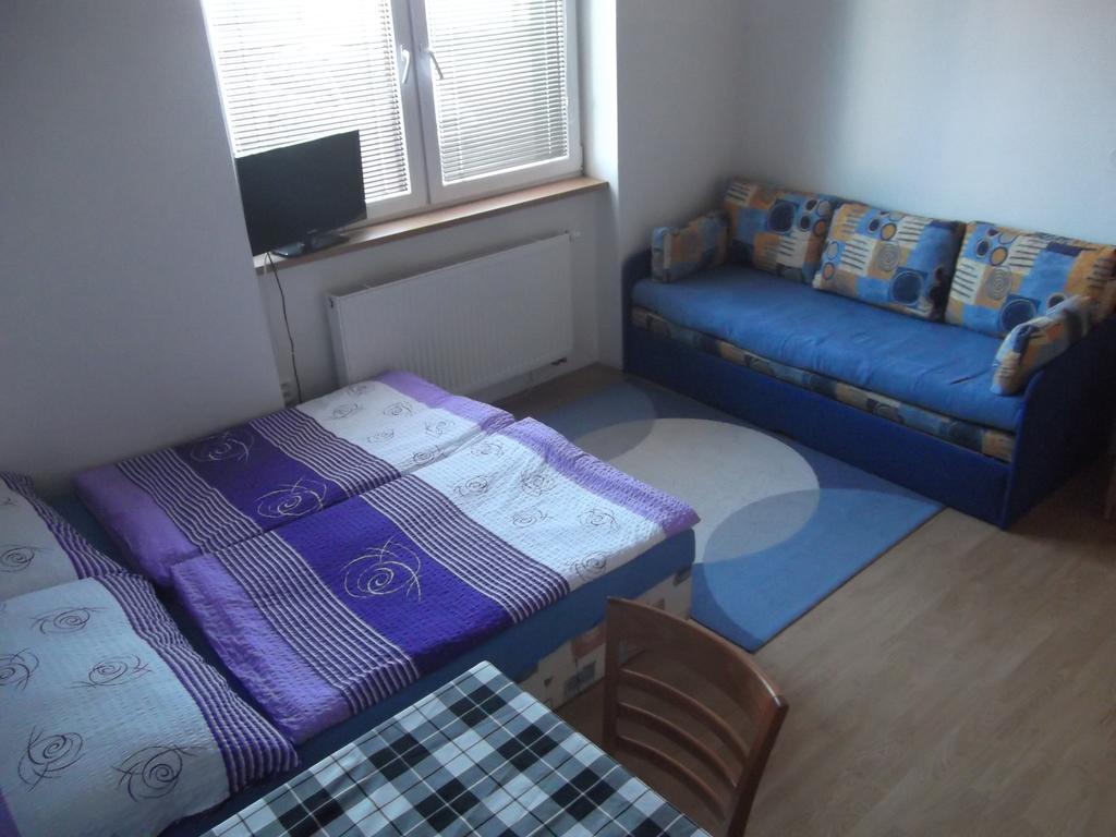 Penzion Apartmany Злін Екстер'єр фото